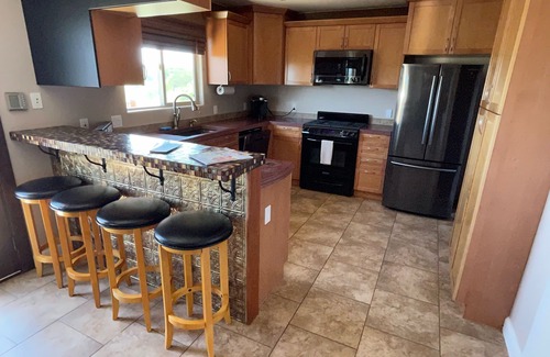 Paso Robles House | Blue Moon Hilltop Getaway: Hot tub/EV charger