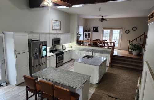 Eddyville House | Blue Moon over Barkley 5 bedroom Lakehouse on Lake Barkley.
