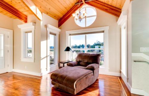 Cape Meares House | Blue Ocean Beauty