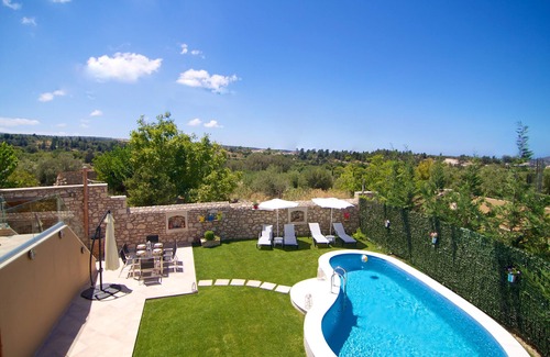 Tzannakiana Villa | Blue Paradise villa With Pool And Jacuzzi For 5 People