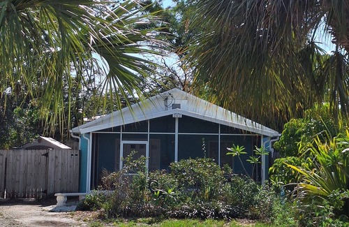 Englewood House | Blue Pineapple Delight