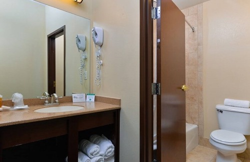 Meeker Hotel | Blue Spruce Inn