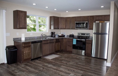 Crittenden House | Blue Stone #1 1 mile from HWY 75. 15 minutes from the ARK Encounter