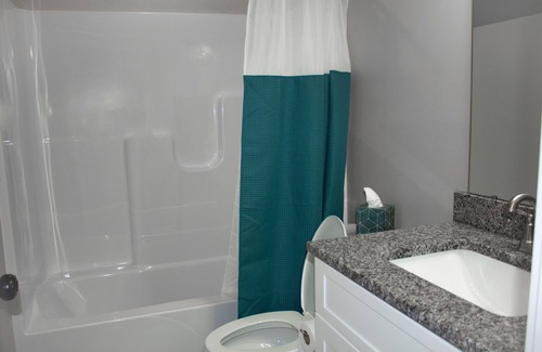 Crittenden House | Blue Stone #1 1 mile from HWY 75. 15 minutes from the ARK Encounter