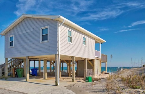 North Topsail Beach House | Blue Tortoise - Awesome Oceanfront Deck! Dog Friendly!