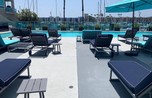 Marina Peninsula Apartment | Blue Water Views Luxury Retreat In Marina del Rey