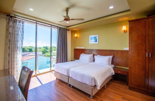 Kudahuvadhoo Hotel | Blue Wave Guest House