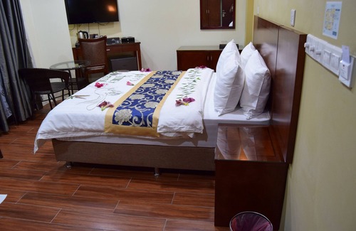Kudahuvadhoo Hotel | Blue Wave Guest House