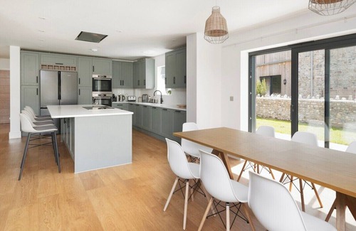 Holcombe House | Bluebell Barn - Cookswood