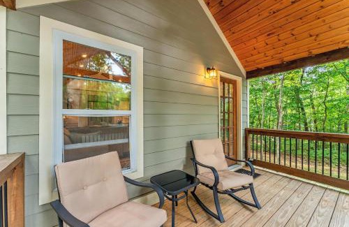 Menlo House | Bluebell Cottage with private fire pit