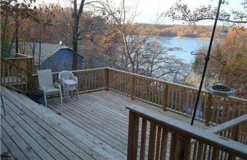 Lowell House | Blueberry Bliss Family Retreat on Beaver Lake