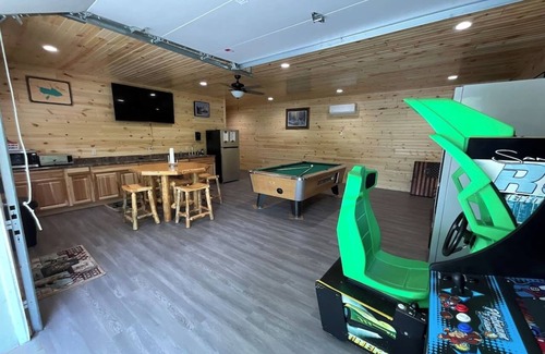 Briggsville Cabin | Bluegill Bungalow-9 Miles To Dells, Pet Friendly