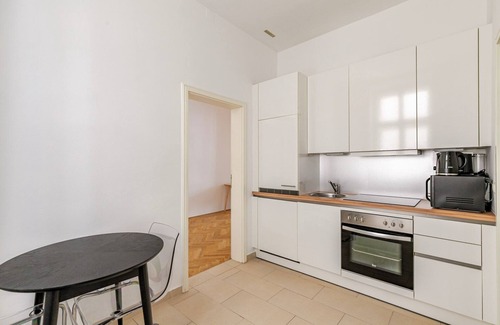Alsergrund Apartment | Blueground | Alsergrund, nr Belvedere & Opera
