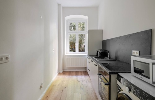 Alt-Treptow Apartment | Blueground | Alt-Treptow, view, nr Treptower Park