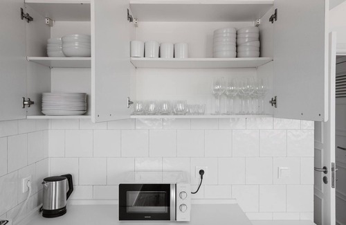 Avenida de Roma Apartment | Blueground | Alvalade, AC & balcony, nr museum