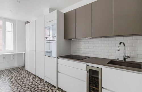 L'Europe Apartment | Blueground | Batignolles 2bd apartment