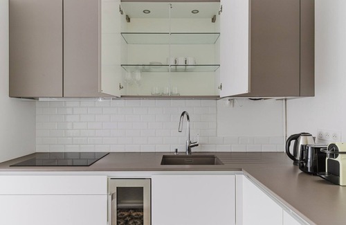 L'Europe Apartment | Blueground | Batignolles 2bd apartment