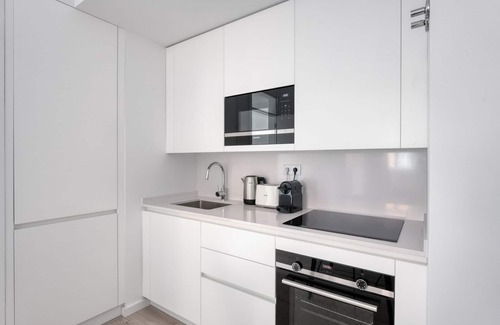 Benfica Apartment | Blueground | Benfica, furnished, full kitchen
