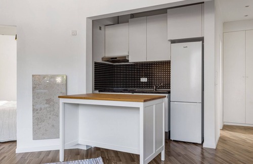 Sao Domingos de Benfica Apartment | Blueground | Campolide, furnished + kitchen