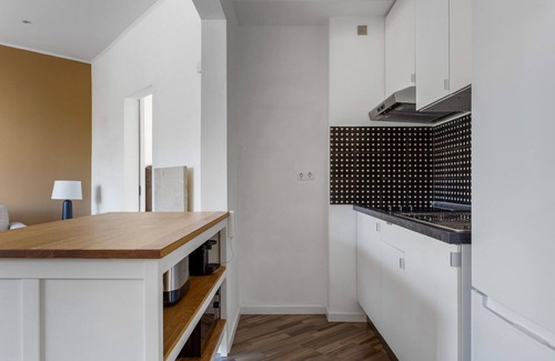 Sao Domingos de Benfica Apartment | Blueground | Campolide, furnished + kitchen