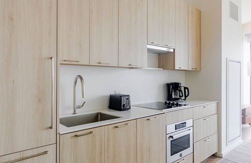 Clinton Hill Apartment | Blueground | Clinton Hill, rooftop pool, nr Brooklyn Museum