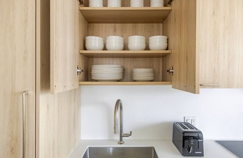 Clinton Hill Apartment | Blueground | Clinton Hill, rooftop pool, nr Brooklyn Museum