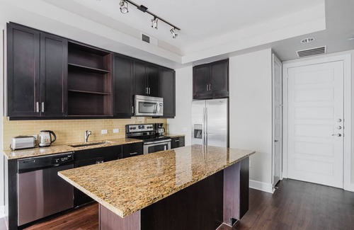North Burnet Apartment | Blueground | Domain, gym, pool & w/d, nr shops