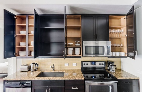 North Burnet Apartment | Blueground | Domain, gym, pool & w/d, nr shops