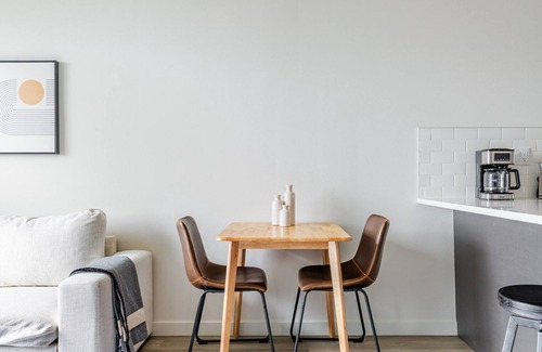 Federal Way Apartment | Blueground | Federal Way, AC, nr parks & mall