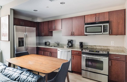 George Washington University Apartment | Blueground | Foggy Bottom 1bd apartment