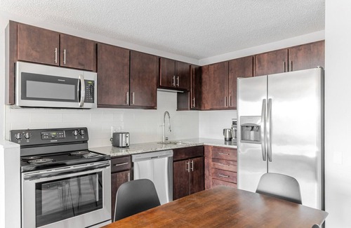 Rush and Division Apartment | Blueground | Gold Coast, AC, nr Hancock Center