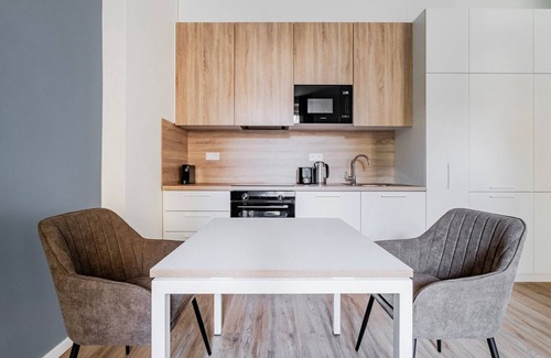 Prague 7 Apartment | Blueground | Holešovice, balcony, nr Vltava (PRG-48)