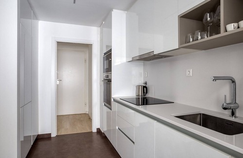 Lumiar Apartment | Blueground | Lumiar, appliances & furniture