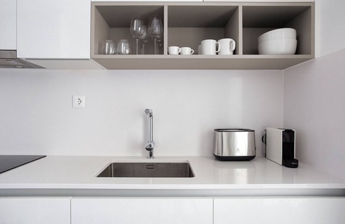 Lumiar Apartment | Blueground | Lumiar, appliances & furniture