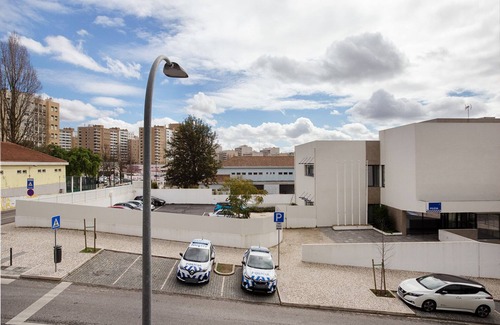 Lumiar Apartment | Blueground | Lumiar, appliances & furniture