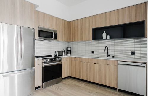 Greater Wilshire - Hancock Park Apartment | Blueground | Mid-Wilshire, AC, w/d, nr LACMA