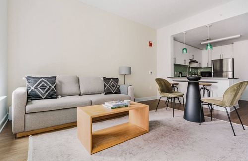 Mount Vernon Triangle Apartment | Blueground | Mt Vernon, rooftop & gym, nr museums