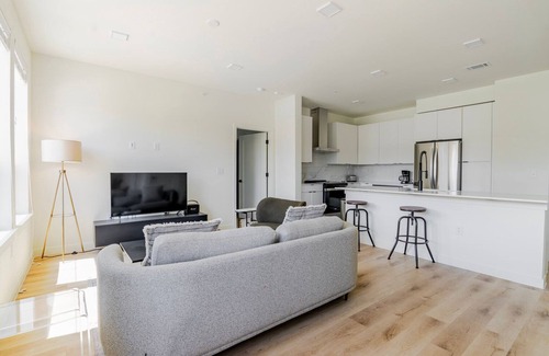 Round Rock Apartment | Blueground | Round Rock, pool, nr Chisholm Trail