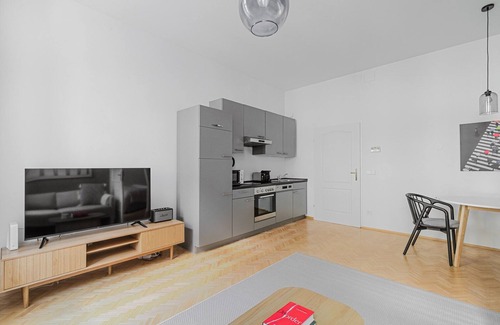 Rudolfsheim-Funfhaus Apartment | Blueground | Rudolfsheim-Fünfhaus, full kitchen