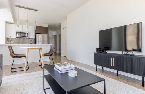South Loop Apartment | Blueground | South Loop, pool & gym, nr Grant Park