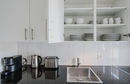 District 6 Apartment | Blueground | Unterstrass, balcony & washer