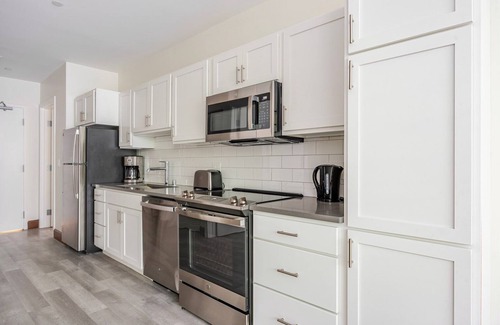 Waterfront Apartment | Blueground | Waterfront, view, nr Aquarium
