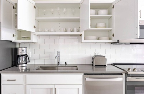 Waterfront Apartment | Blueground | Waterfront, view, nr Aquarium