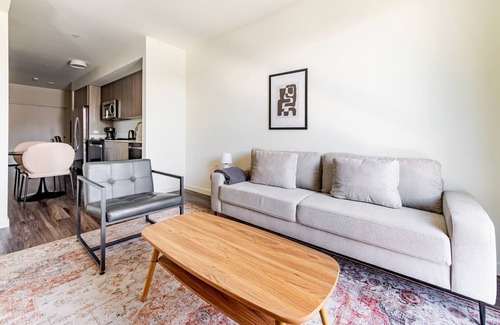 Alameda Apartment | Blueground | West Alameda, fitness center, nr Park