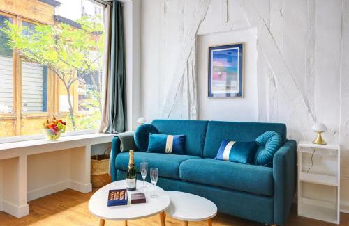 Quartier Sainte-Avoye Apartment | Bluestay 303 - Superb apartment in Paris