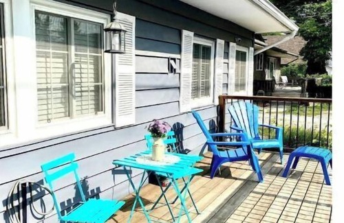 Brights Grove Cottage | Bluewater Delight