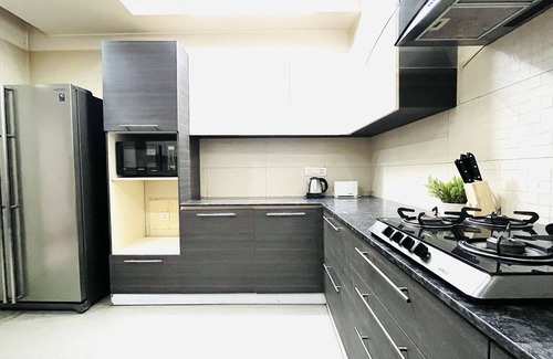 New Delhi Apartment | BluO Modern 2BHK- Green Park Market & Hauz Khas