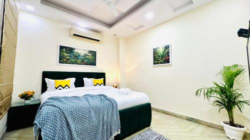 New Delhi Apartment | BluO Modern 3BHK Rohini -Balcony, Lift , Parking