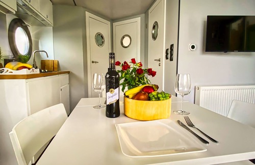 Schwerin Boat Rental | Boat 'Cosy Hannah Führerscheinfrei' with Private Terrace