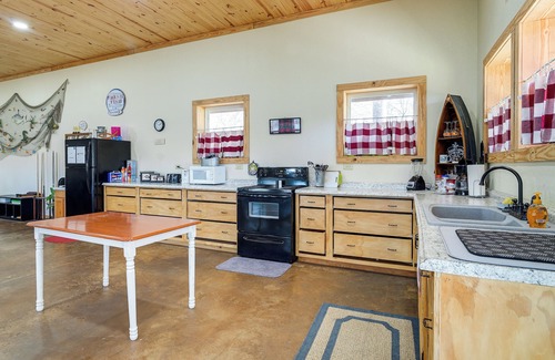 Negreet House | Boat Launch On-Site: Lakefront Toledo Bend Getaway